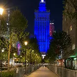 Lägenhet Centrum Warszawy - Center The Places, Metro Centrum & Swietokrzyska, Partial View Of The Palace Of Culture