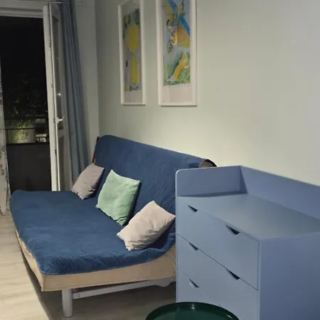 Appartement Centrum Warszawy Klimatyzacja Ac W Salonie I Wentylator W Sypialni -city Center The Places
