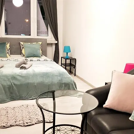 Apartamento Centrum Warszawy - Center The Places, Metro Centrum & Swietokrzyska, Partial View Of The Palace Of Culture Varsóvia