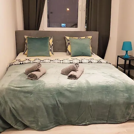 Appartement Centrum Warszawy - Center The Places, Metro Centrum & Swietokrzyska, Partial View Of The Palace Of Culture Varsovie