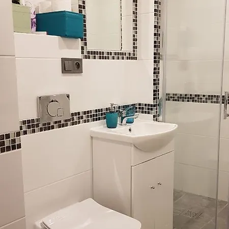 Centrum Warszawy - Center The Places, Metro Centrum & Swietokrzyska, Partial View Of The Palace Of Culture Warsaw